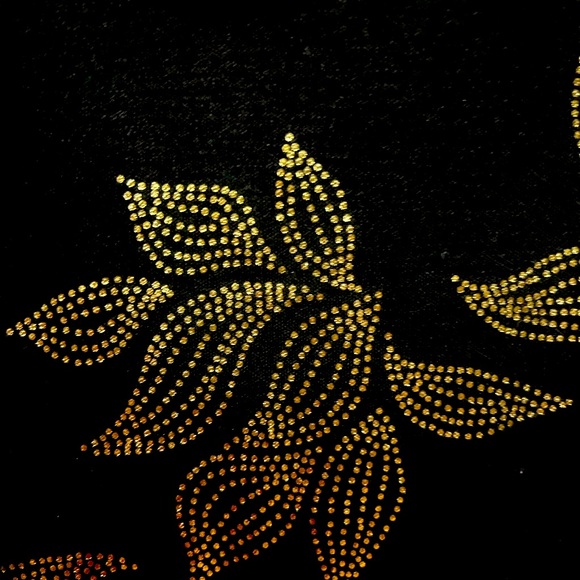 Karen Scott sport XL black and gold metallic design. - Picture 3 of 5